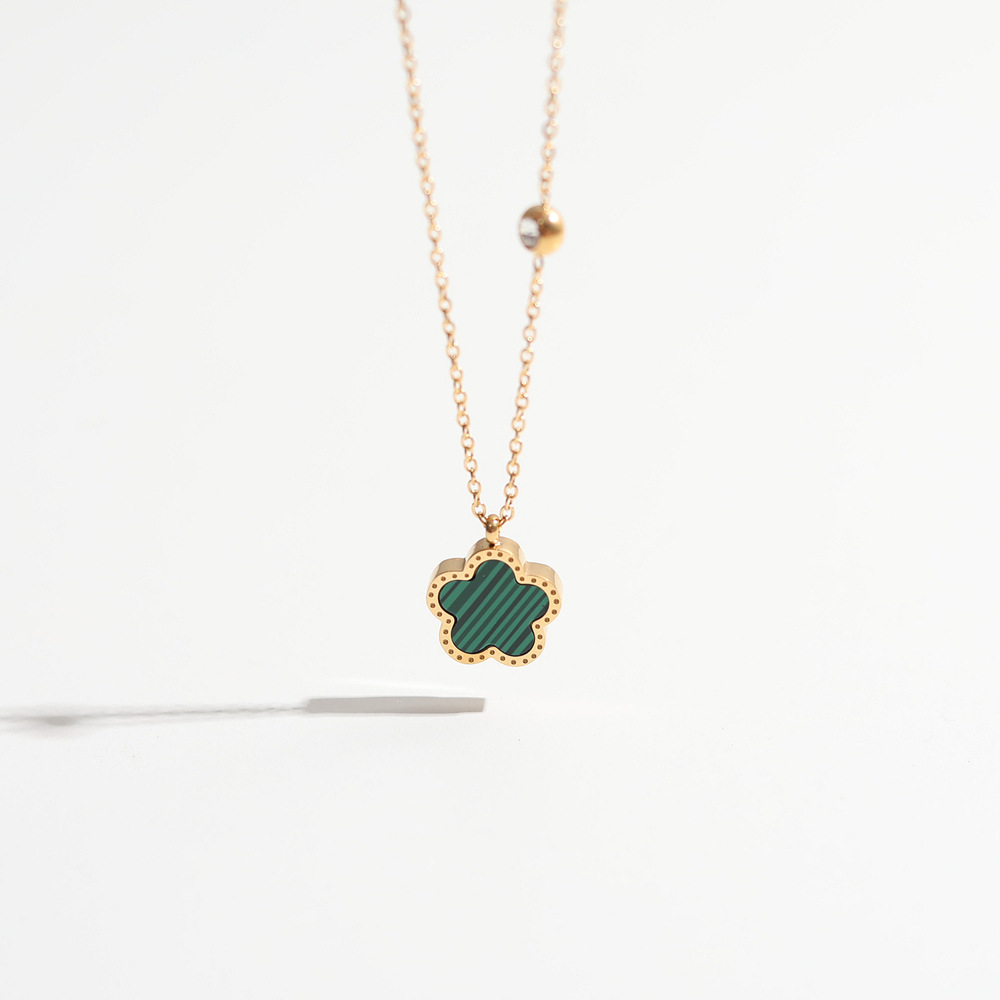 Stainless Steel 18K Gold Plate - Red Clover Flower recension och pris